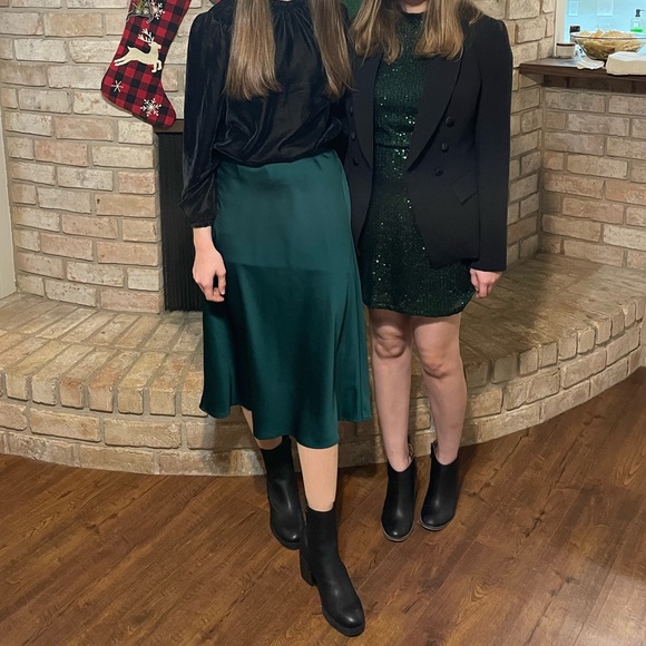 LIKE NEW J CREW midi skirt - Picture 4 of 4